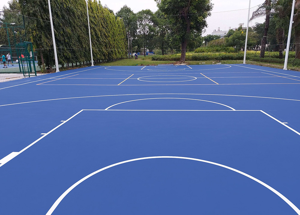 Thi công sân bóng rổ với 7 Lớp sơn có HẠT Cao Su USA Novasports trên nền nhựa